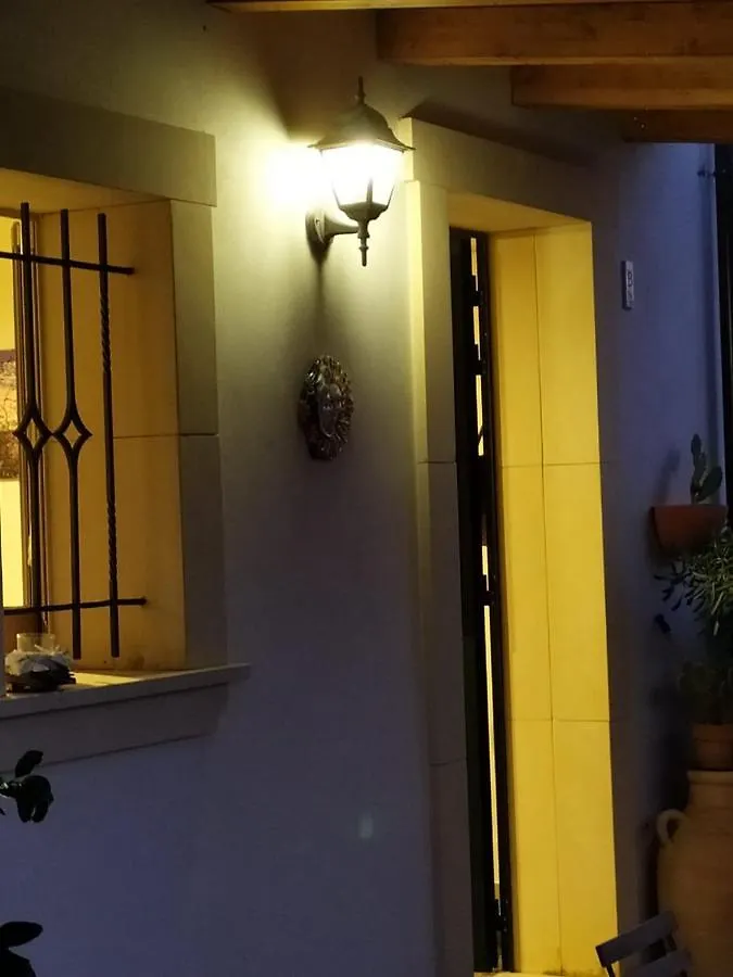 Maria'S Little House Villa Noto 0*,